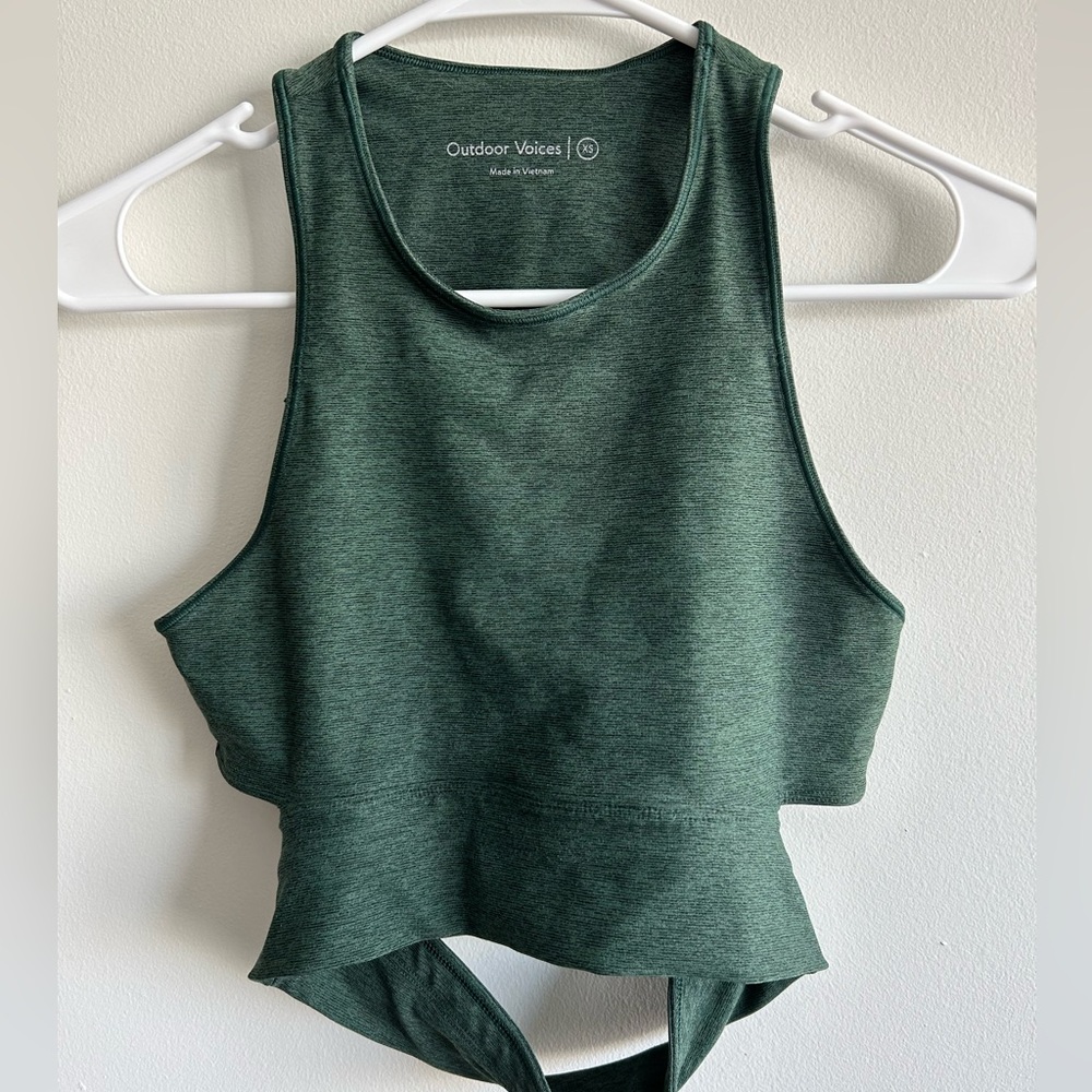 Outdoor Voices High-Neck Crop Tank (size XS)